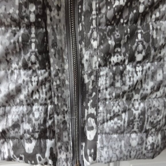 Ruby Red women's vest size L, puff front knit sides front zipper faux fur collar - Picture 6 of 12